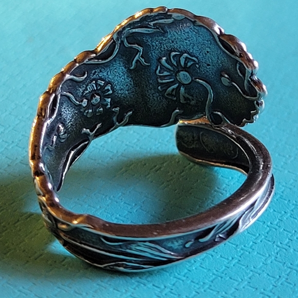 Antique Vintage Daisy Spoon Ring in Sterling Silver - Picture 6 of 11